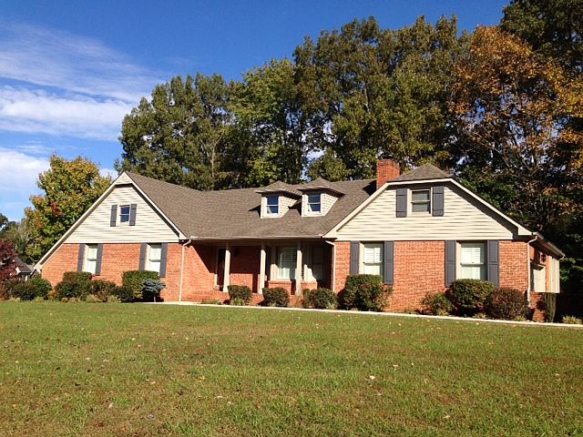 4BR 3.5 bath with wow factor