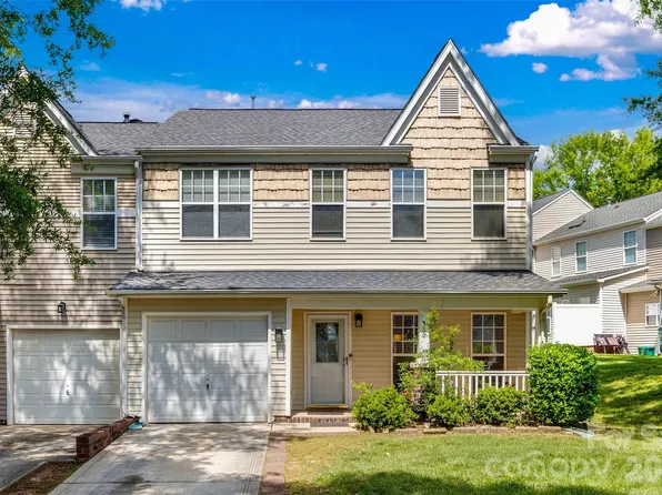 330 Bridal Veil Dr, Charlotte, NC 28217