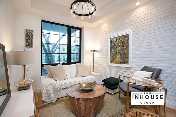 Sold by The In House Group | media 3