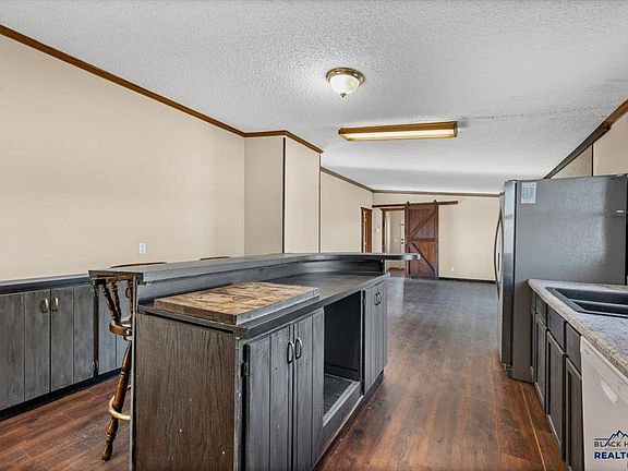 3rd image of 300 E Main St