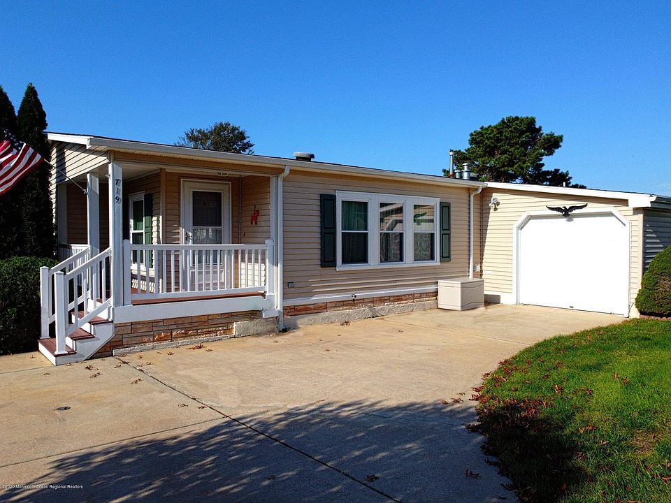 1st image of 719 Evergreen Ct