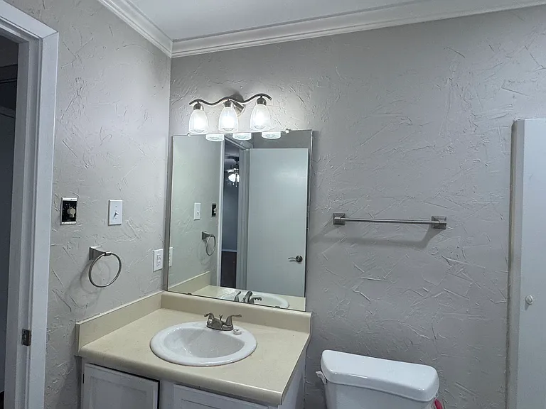 400 W South Town Dr #402 — Photo 26