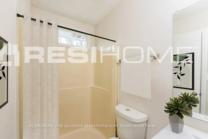 623 Crestmont Ct — Photo 11