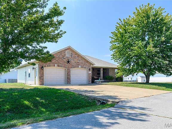 3rd image of 19257 Lambert Ln