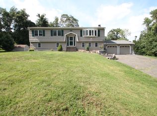 30 Village Dr, Shelton, CT 06484