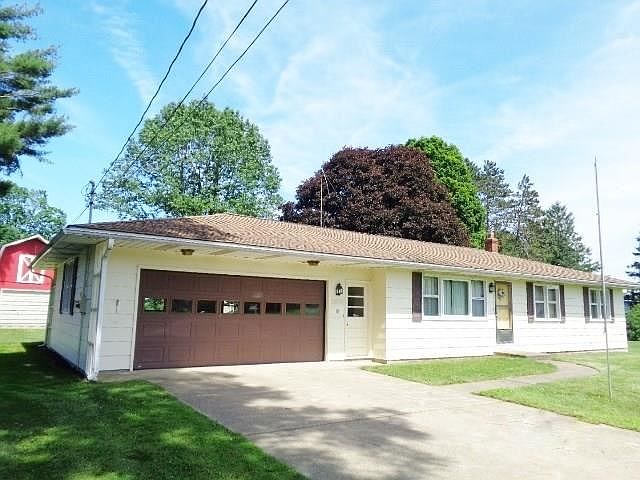 1st image of 18 Pettit Pl