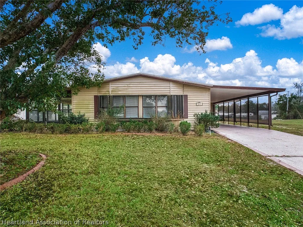 Building Photo - 247 Hickory Ridge Dr