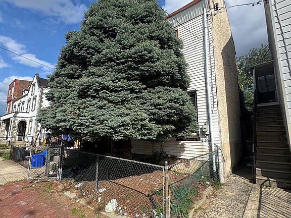 5th image of 4271 Paul St