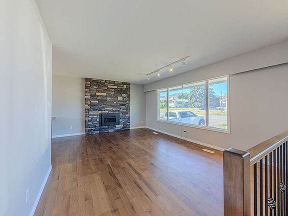 4th image of 1054 7th St
