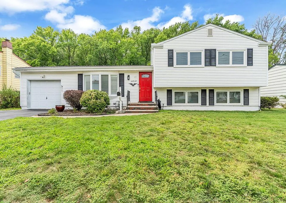 61 Cornell Dr