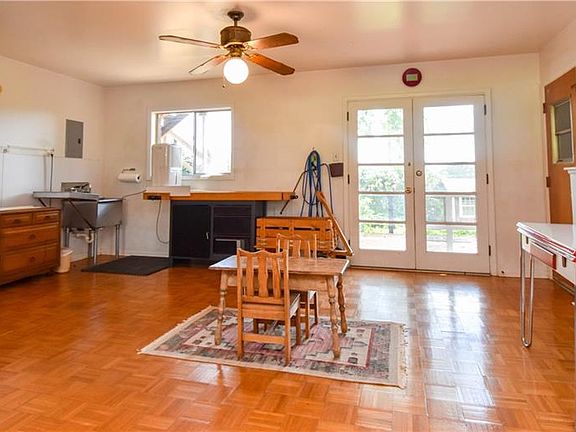 4th image of 1063 Pine Mountain Dr