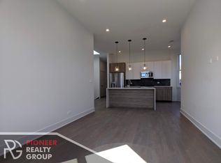 2121 W Belmont Ave #3F, Chicago, IL 60618