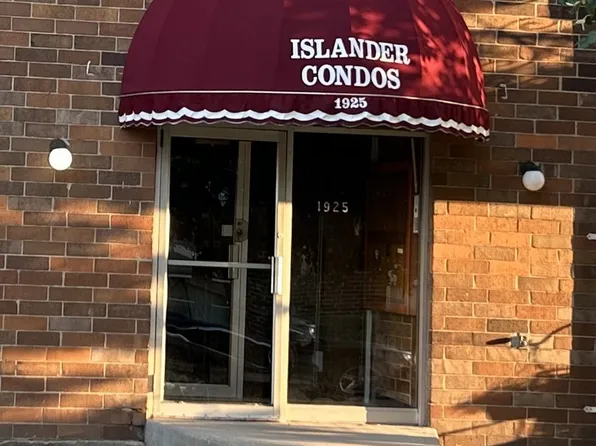 1925 Canal St APT 3A, Blue Island, IL 60406
