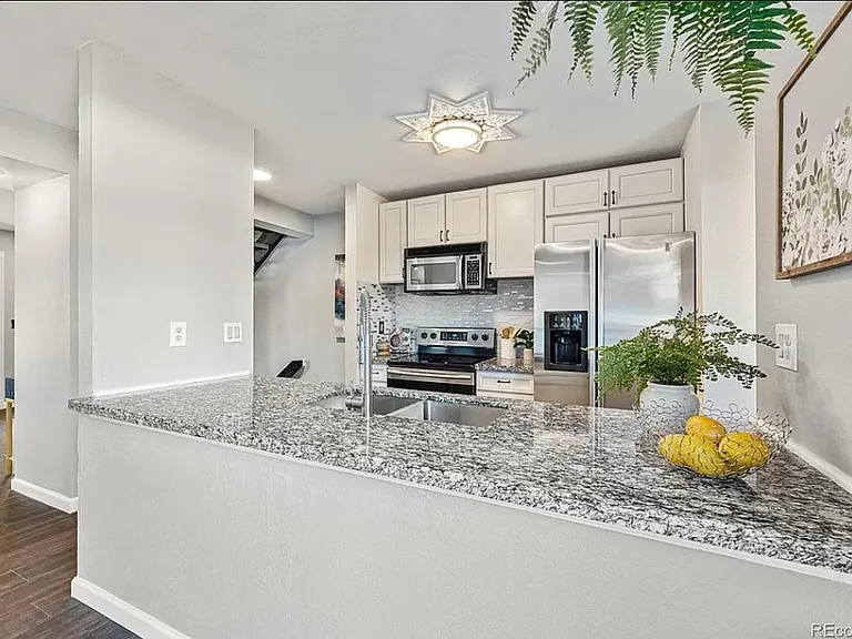 3734 S Granby Way — Photo 8