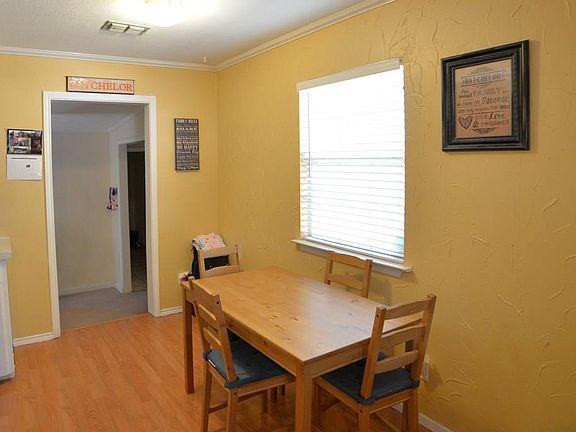 5th image of 115 E Saint Clair Dr