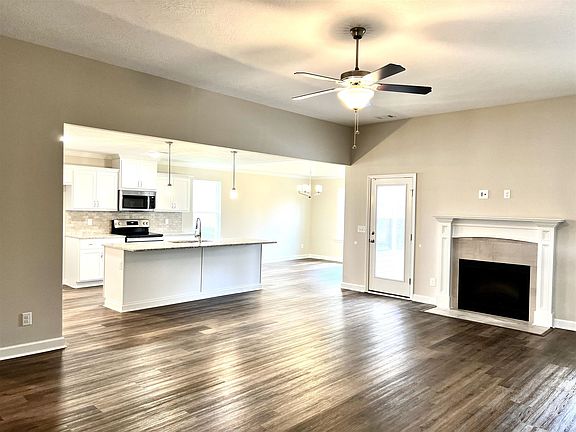 4th image of 7315 Hanford Dr