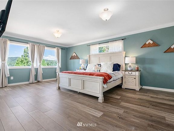 4th image of 4946 Lasalle Ave