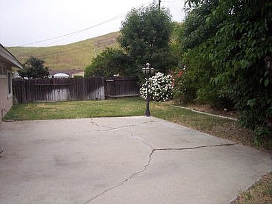 3rd image of 604 Groom Dr
