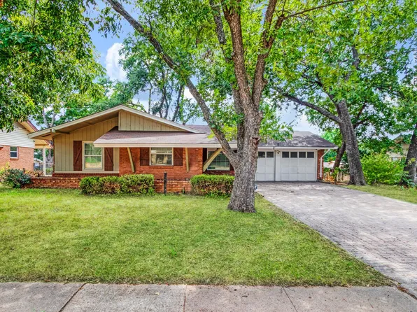 2222 Woodoak Dr, Irving, TX 75060