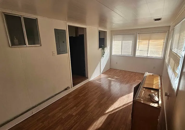 1219 Berkley Ave #B — Photo 3