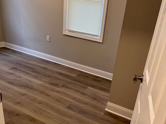 3rd image of 5137 Astor Pl SE