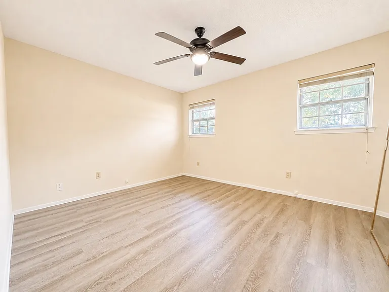 2025 Meadow Gln — Photo 8