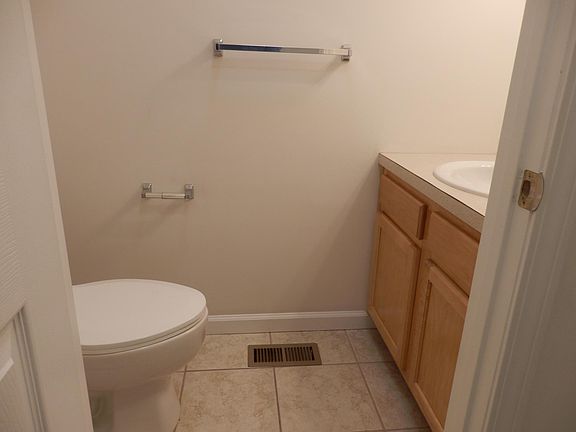 5th image of 306 Alexandra Ct