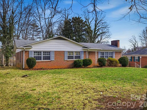 3rd image of 141 Maehill Pl SW