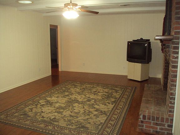 5th image of 605 Smokey Mountain Dr
