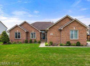 14200 Barton Dr, Shelby Township, MI 48315
