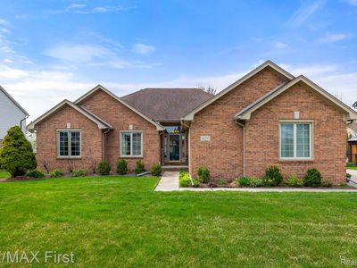 14200 Barton Dr, Shelby Township, MI, 48315