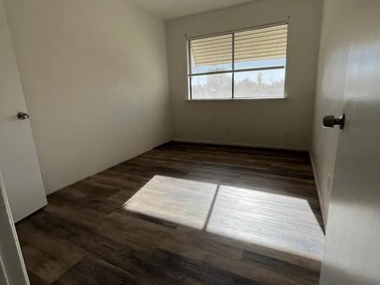 1500 W Rio Salado Pkwy — Photo 14