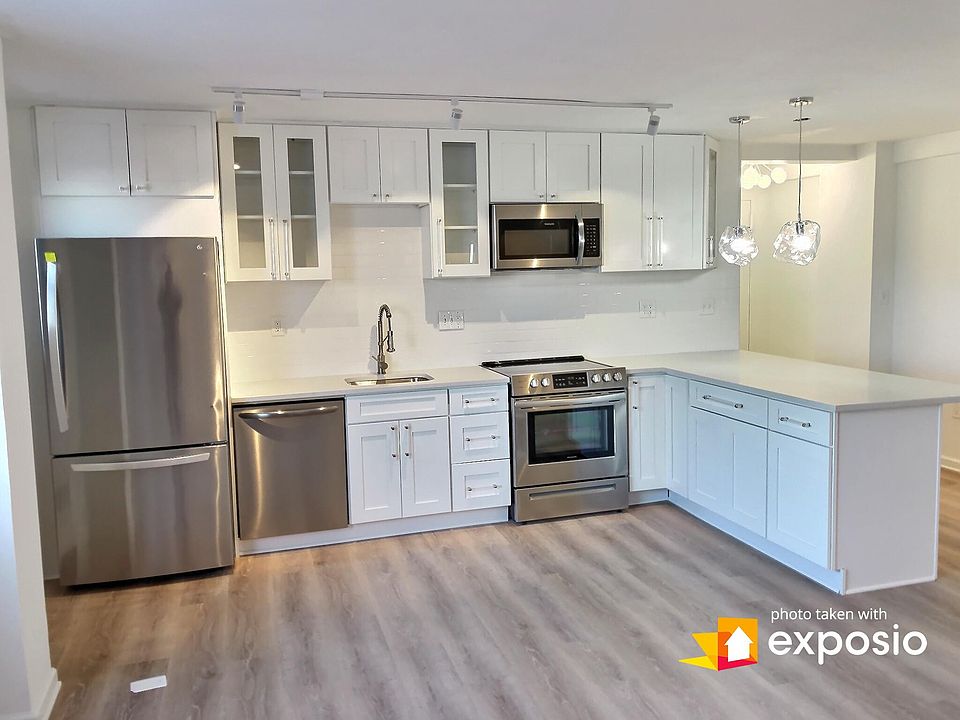 1st image of 11720 Edgewater Dr APT 418