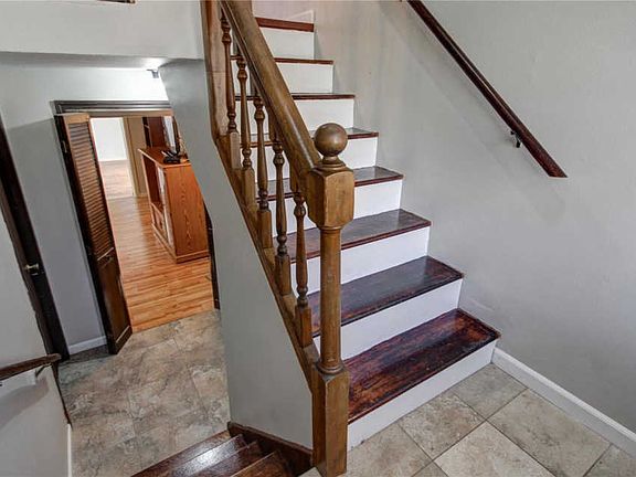 4th image of 2422 Annalee Ave