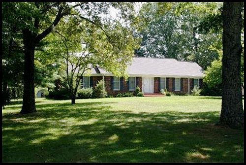 1st image of 782 Halstead Dr