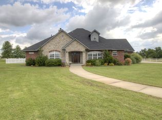 104 Rustic Ln, Pryor, OK 74361