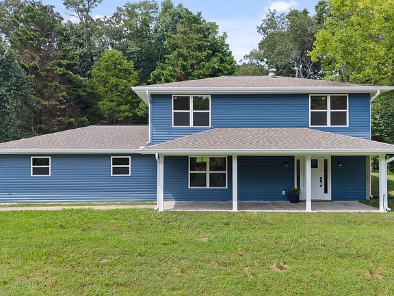 2nd image of 2323 Lyons Ln