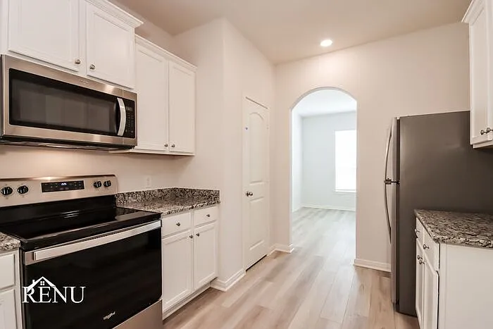 3 bed, 2.0 bath, 1570 sqft, $1,710 — Photo 3