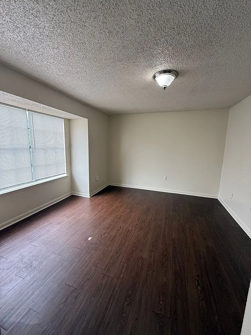 Building Photo - 8526 Leake Ave