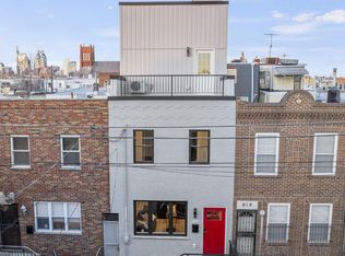 921 Mountain St, Philadelphia, PA 19148