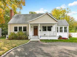 33 Westbrook Pl, Fairfield, CT 06825