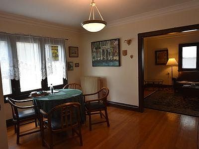 4th image of 804 N Marion St #2