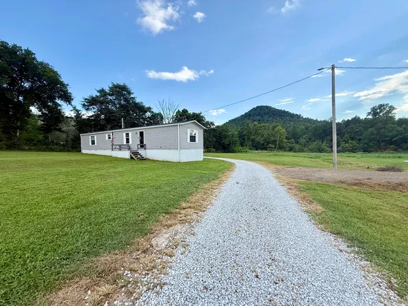 710 Twin Creek Rd, Irvine, KY 40336