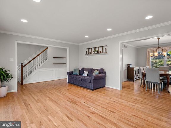 3rd image of 236 Spring Run Ln