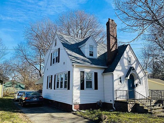 3rd image of 468 Littleton St