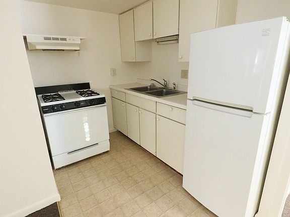 3rd image of 1313 S 9th St APT A