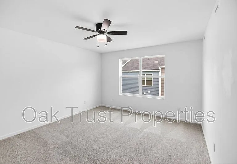 502 Townsford Ln — Photo 13
