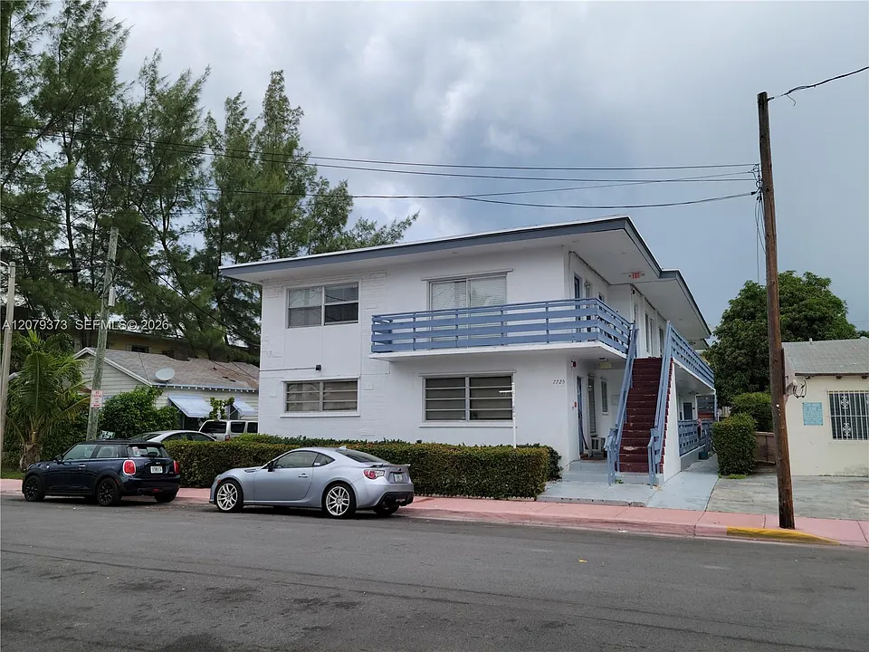7725 Carlyle Ave #9