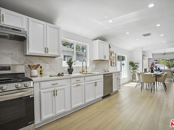 5th image of 21008 Costanso St