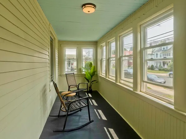 55 Hitchcock St, Holyoke, MA 01040